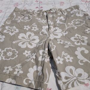 Islander Gray Floral Print Pockets Zipper Shorts 4